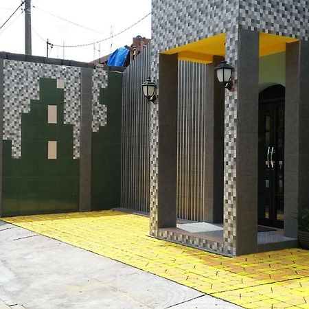 Isro Guesthouse Syariah Kepanjen Exterior foto