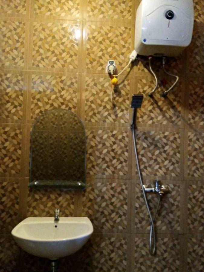 Isro Guesthouse Syariah Kepanjen Zimmer foto